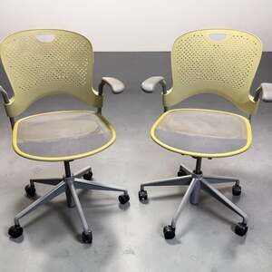 Herman Miller WC111 Caper Multipurpose Chair w/ Fixed Arms & Mesh Seat-refurbed